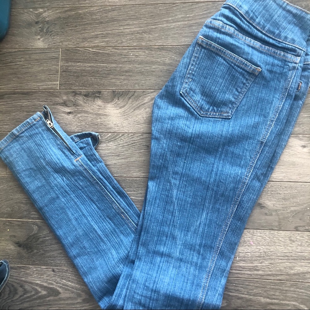 Lux high waist skinnies w/ ankle-zippers sz26